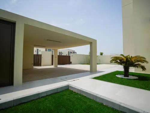 4BR_Jubail Island | Single Row Luxurious Villa with Lush Landscape | Close to Community Entrance | Next to Corner - 3