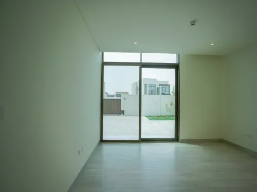 4BR_Jubail Island | Single Row Luxurious Villa with Lush Landscape | Close to Community Entrance | Next to Corner - 13