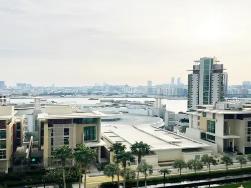 3BR - Marina Heights 1 | Luxrious Unit | Partial Sea & Swimming Pool View | Balcony - 2