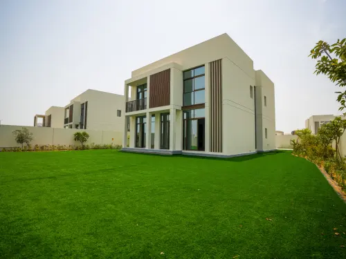 4BR_Jubail Island | Single Row Luxurious Villa with Lush Landscape | Close to Community Entrance | Next to Corner - 2