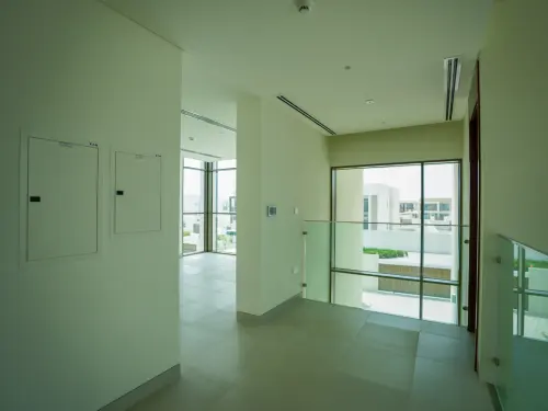 4BR_Jubail Island | Single Row Luxurious Villa with Lush Landscape | Close to Community Entrance | Next to Corner - 8