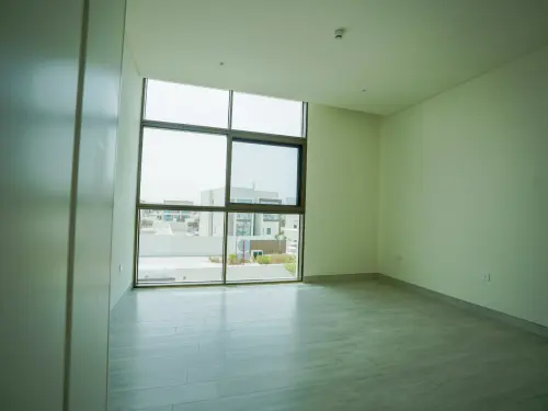 4BR_Jubail Island | Single Row Luxurious Villa with Lush Landscape | Close to Community Entrance | Next to Corner - 12